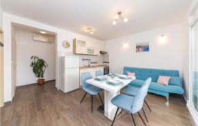 Gorgeous Apartment In Vinisce With Kitchen